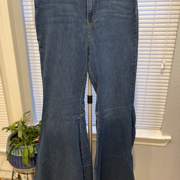 Free People Just Float on Flare Jeans - Picture 3 of 8